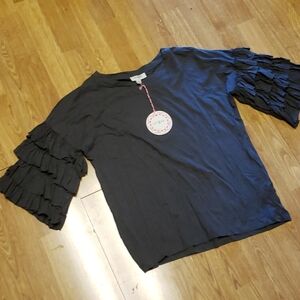 NWT Umgee rumba ruffle sleeve gray tee M